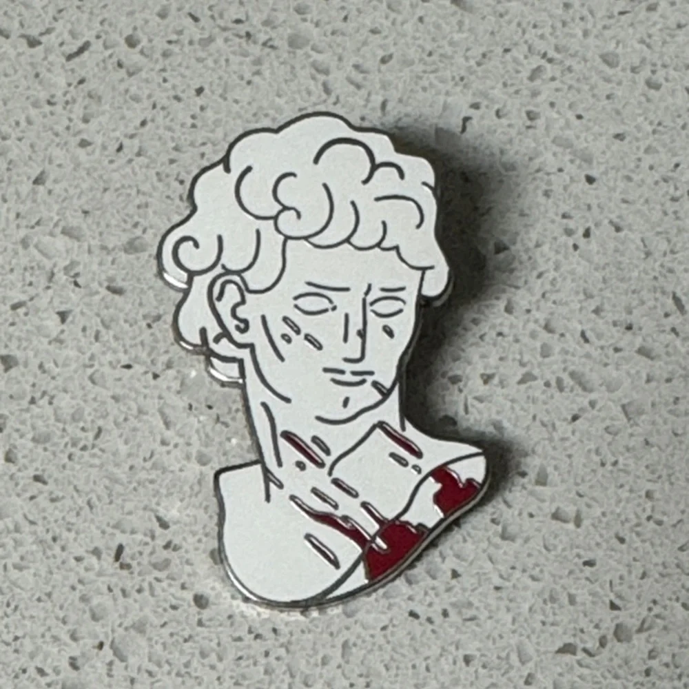 Shakespeare Julius Caesar bloody et tu, Brute? white silver enamel pin